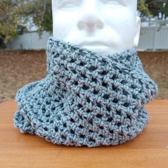 Handmade Men's Hipster Infinity Scarf Cowl Gray Acrylic Vegan OS - Picture 2 of 9